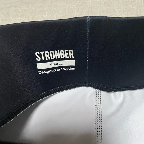 Stronger Print Leggings NWOT - Picture 2 of 5